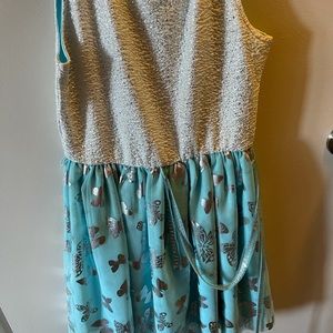 Girls dress